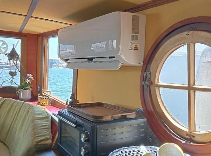 Bateau De Pirates Botel