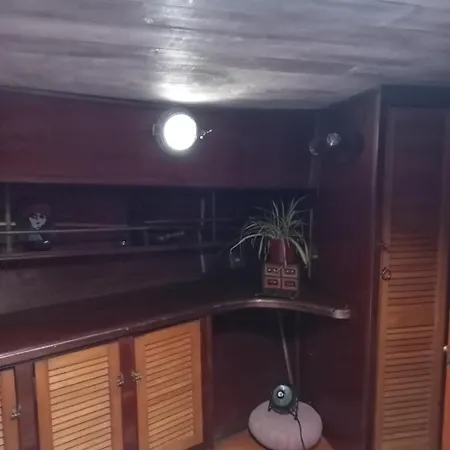 Bateau De Pirates Gruissan