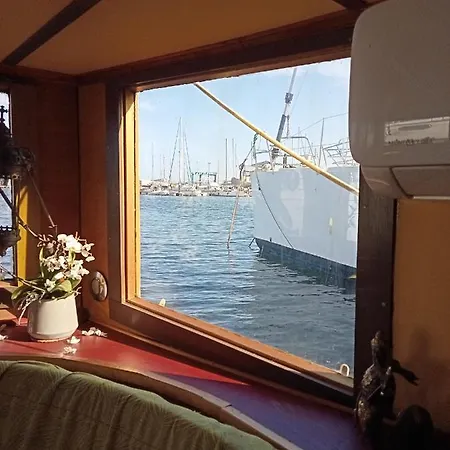 Bateau De Pirates Botel