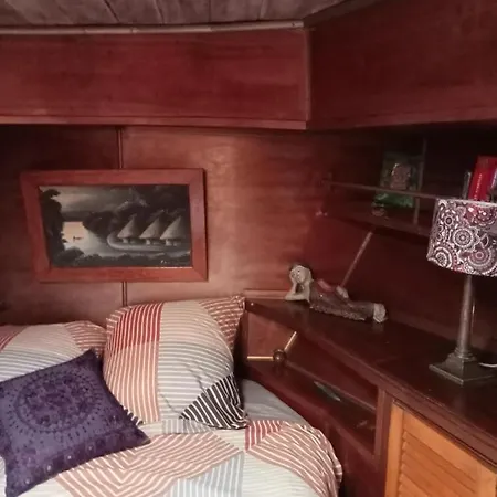 Bateau De Pirates Bateau-hôtel Gruissan