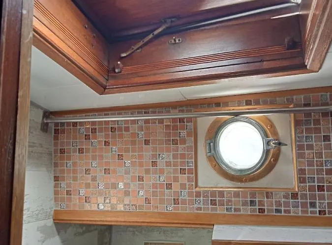 Bateau De Pirates Hotel na wodzie